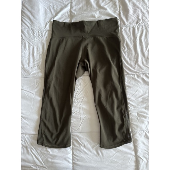 lululemon athletica Pants - Lululemon Train Times Crop (17" Inseam) Olive Green Size 10 Workout Gym EUC